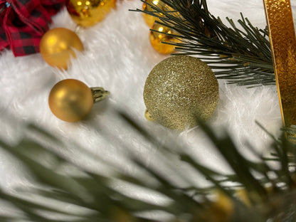 Set globuri si decoratiuni de Craciun, 100 piese, diverse dimensiuni cu stea, auriu