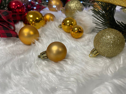 Set globuri si decoratiuni de Craciun, 100 piese, diverse dimensiuni cu stea, auriu