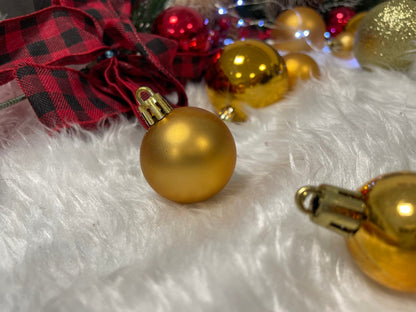 Set globuri si decoratiuni de Craciun, 100 piese, diverse dimensiuni cu stea, auriu