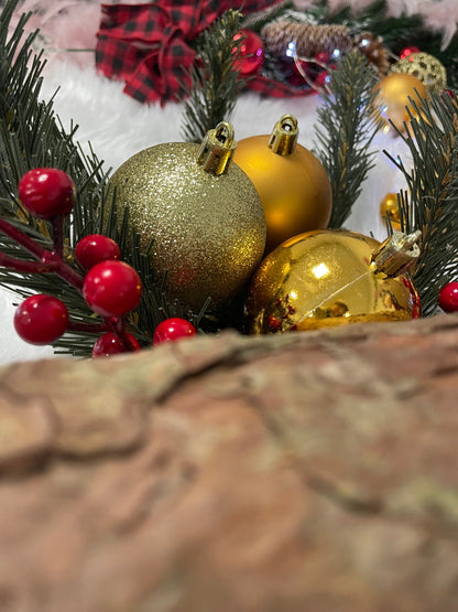 Set globuri si decoratiuni de Craciun, 100 piese, diverse dimensiuni cu stea, auriu