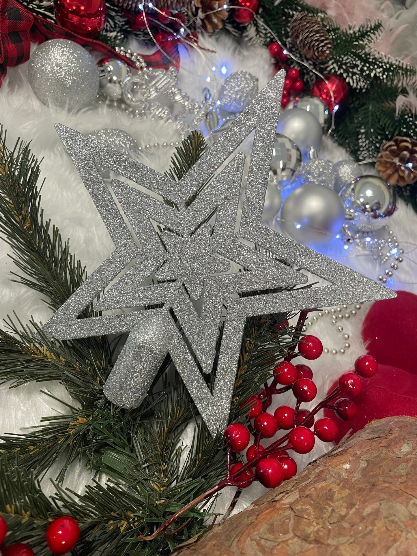 Set globuri si decoratiuni de Craciun, 51 piese, diverse dimensiuni, argintiu