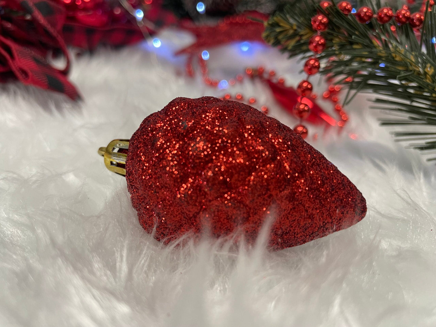 Set globuri si decoratiuni de Craciun, 51 piese, diverse dimensiuni, rosu