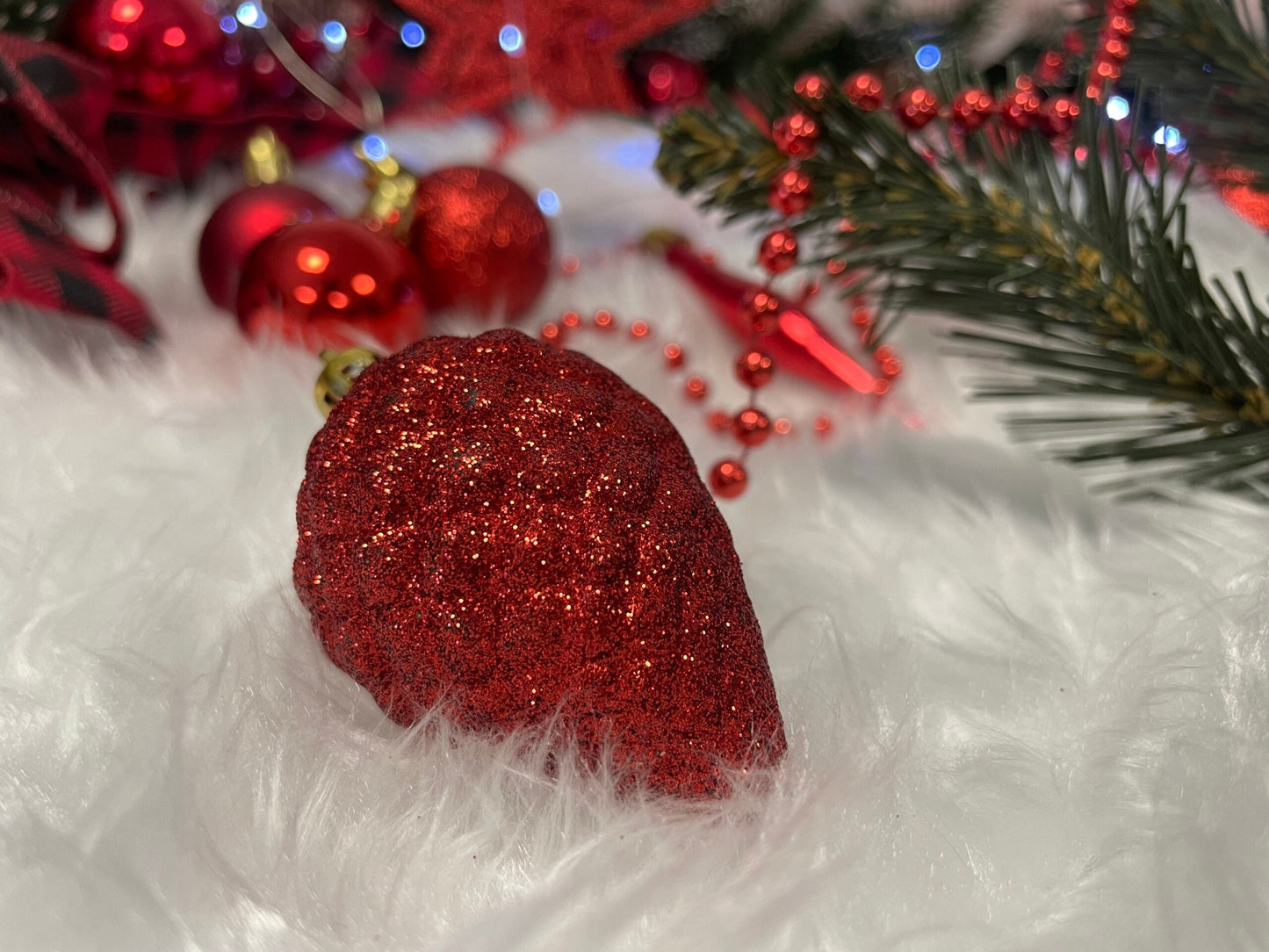 Set globuri si decoratiuni de Craciun, 51 piese, diverse dimensiuni, rosu