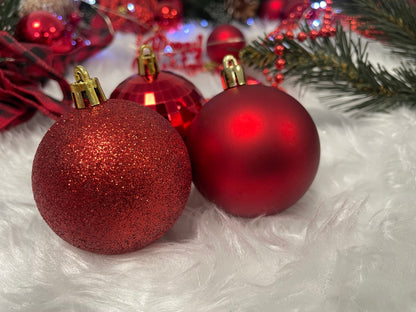Set globuri si decoratiuni de Craciun, 51 piese, diverse dimensiuni, rosu