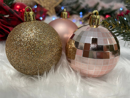 Set globuri si decoratiuni de Craciun, 51 piese, diverse dimensiuni, roz