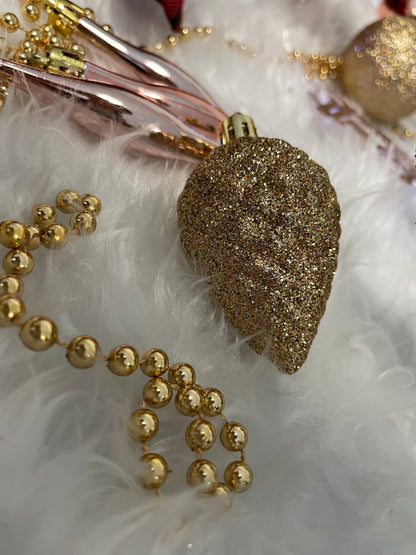 Set globuri si decoratiuni de Craciun, 51 piese, diverse dimensiuni, roz