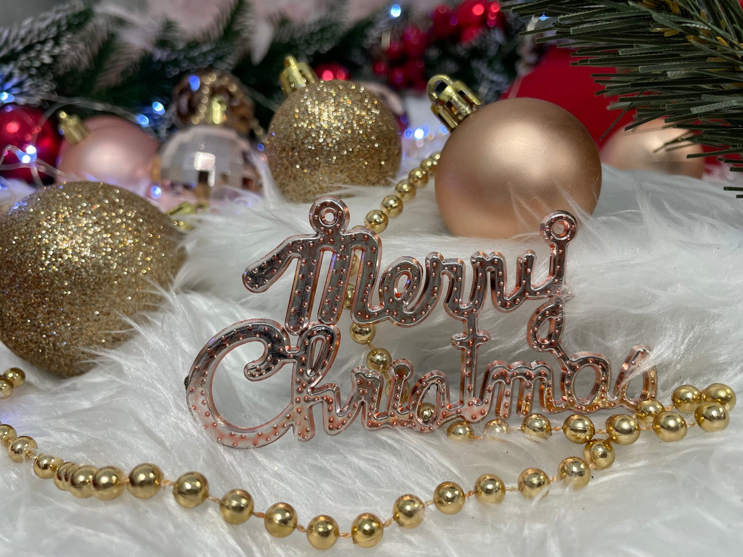 Set globuri si decoratiuni de Craciun, 51 piese, diverse dimensiuni, roz