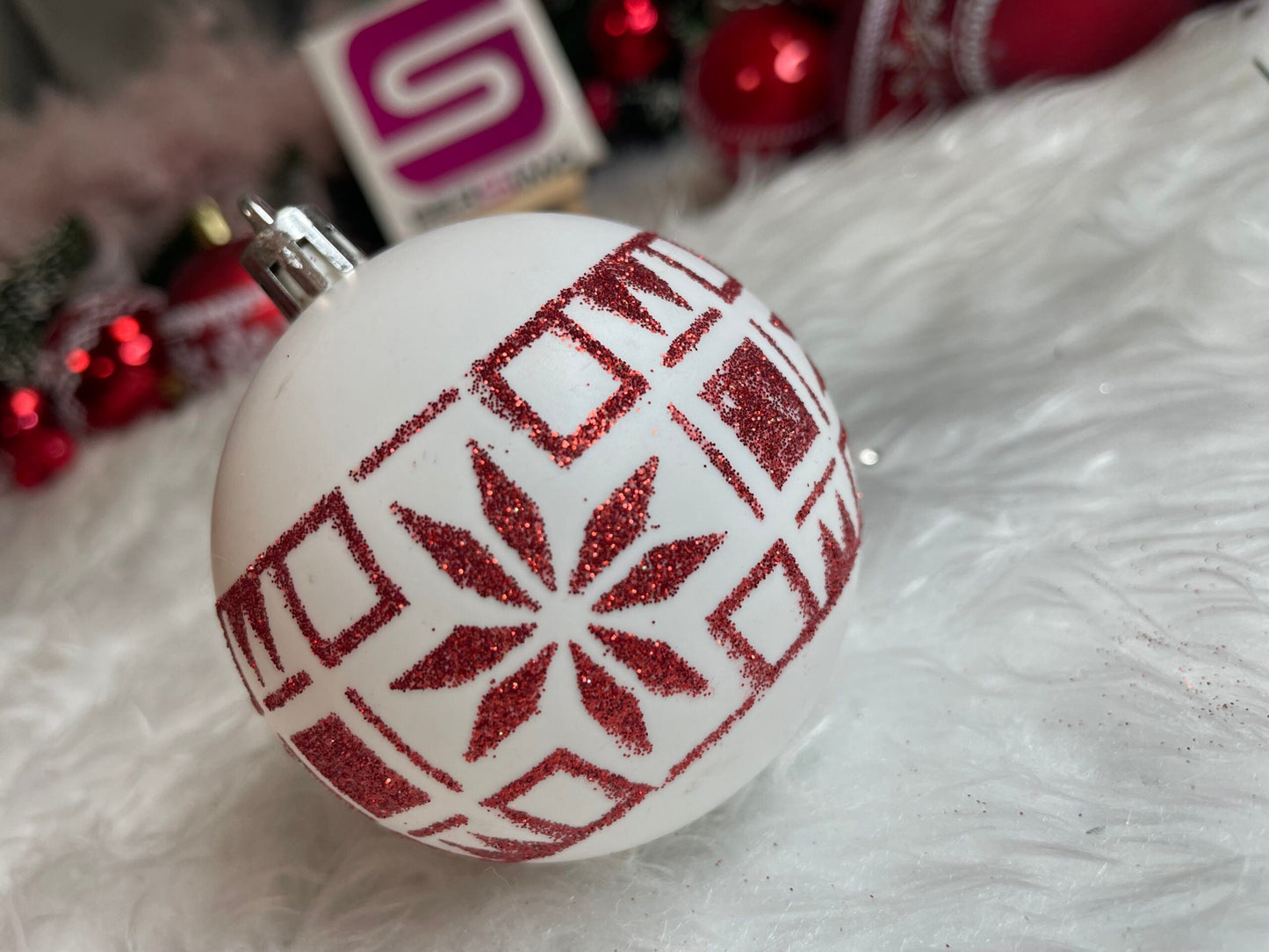 Set globuri de Craciun cu modele de sarbatori, 30 bucati, 7cm, alb rosu