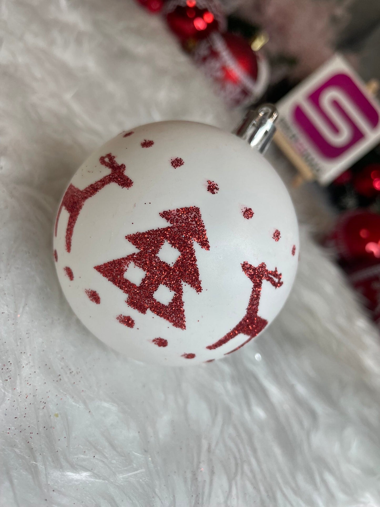 Set globuri de Craciun cu modele de sarbatori, 30 bucati, 7cm, alb rosu