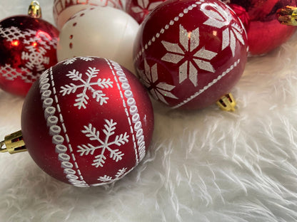 Set globuri de Craciun cu modele de sarbatori, 30 bucati, 7cm, alb rosu