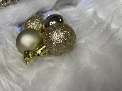 Set globuri de Craciun, 100 bucati, 3-6cm, auriu