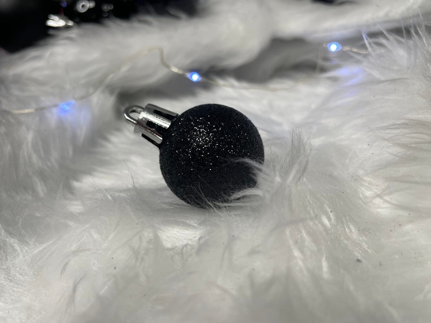 Set globuri de Craciun, 100 bucati, 3-6cm, negru auriu