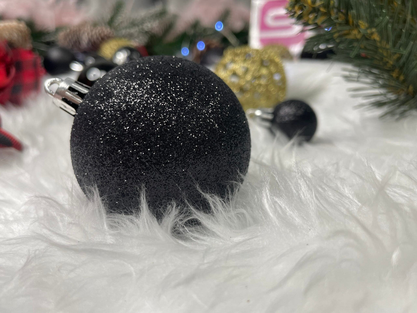 Set globuri de Craciun, 100 bucati, 3-6cm, negru auriu