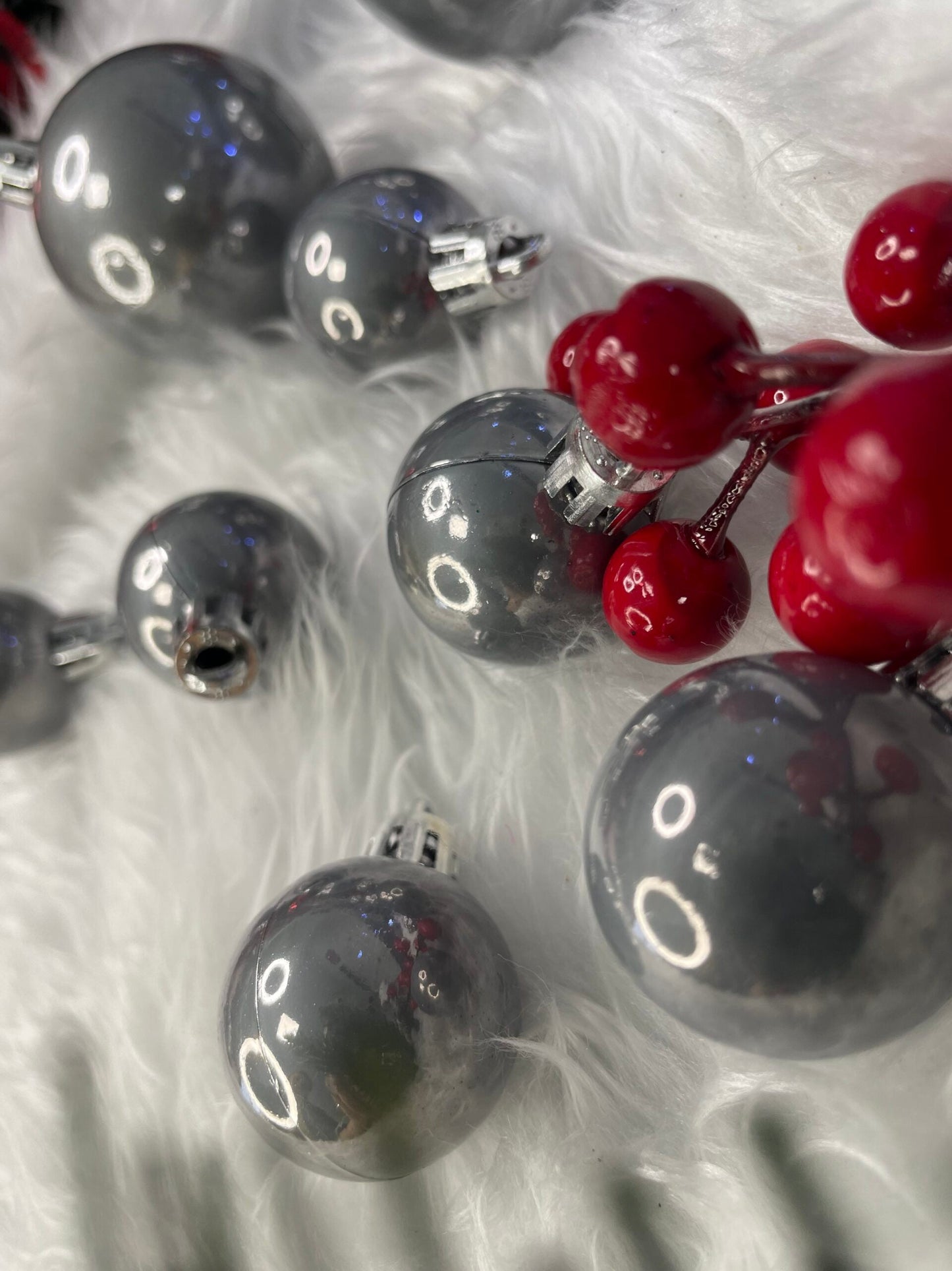 Set globuri de Craciun, 37 bucati, 3-8cm, argintiu