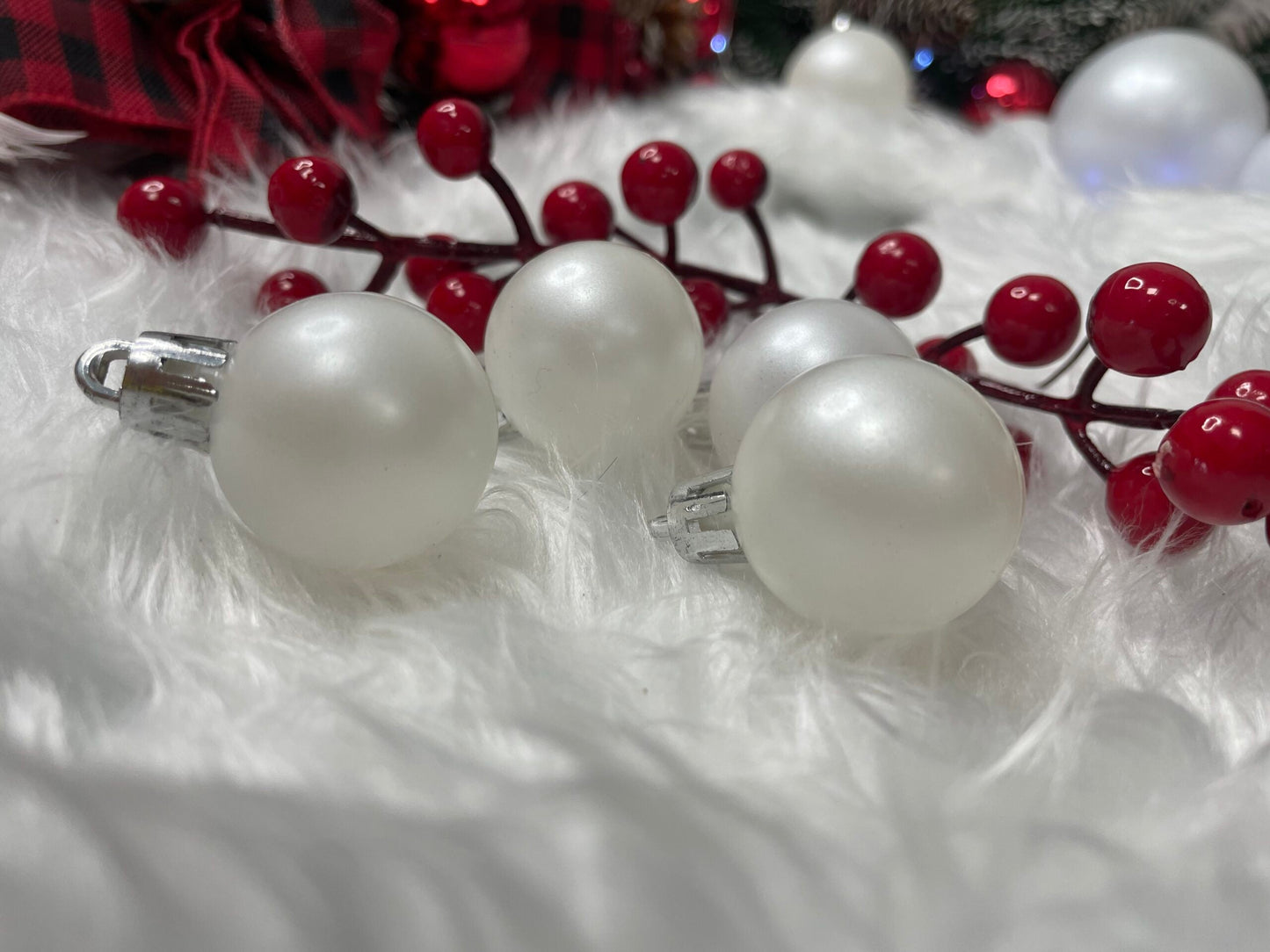 Set globuri de Craciun, 37 bucati, 3-8cm, alb perla