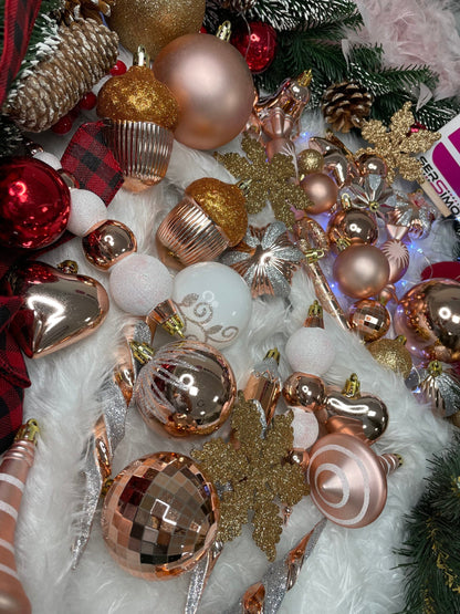 Set globuri si decoratiuni de Craciun, 152 piese, diverse dimensiuni, roz auriu