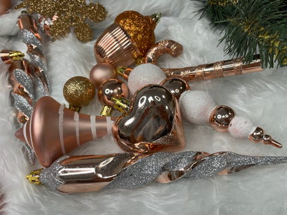 Set globuri si decoratiuni de Craciun, 152 piese, diverse dimensiuni, roz auriu