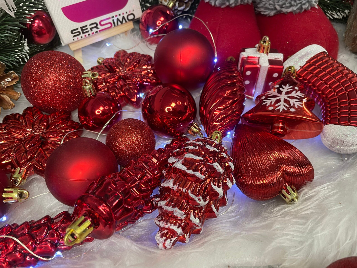 Set globuri si decoratiuni de Craciun, 72 piese, diverse dimensiuni, rosu