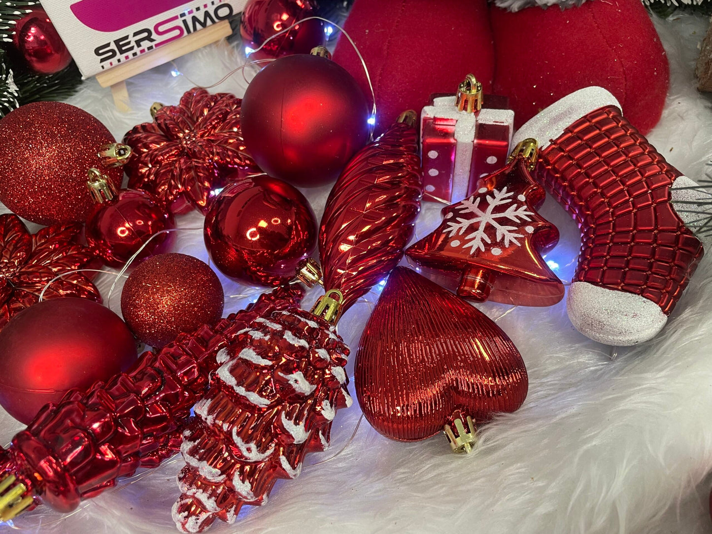 Set globuri si decoratiuni de Craciun, 72 piese, diverse dimensiuni, rosu