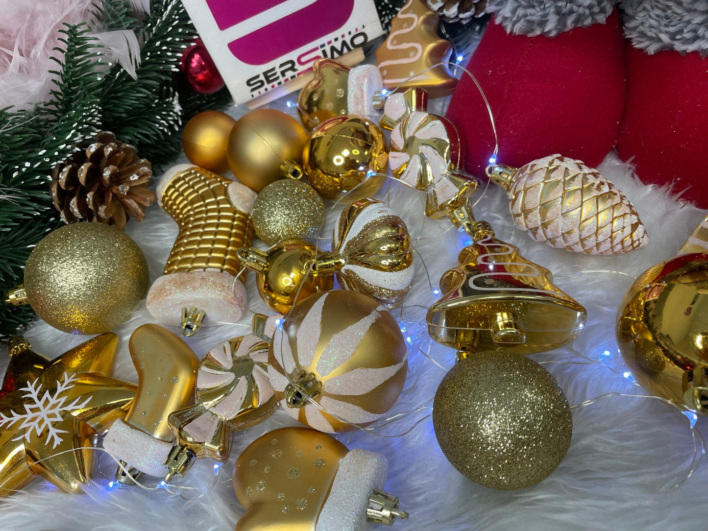 Set globuri si decoratiuni de Craciun, 77 piese, diverse dimensiuni, auriu