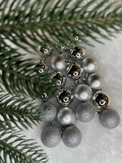 Set globuri de Craciun, 20 bucati, 3 modele, 4cm, argintiu
