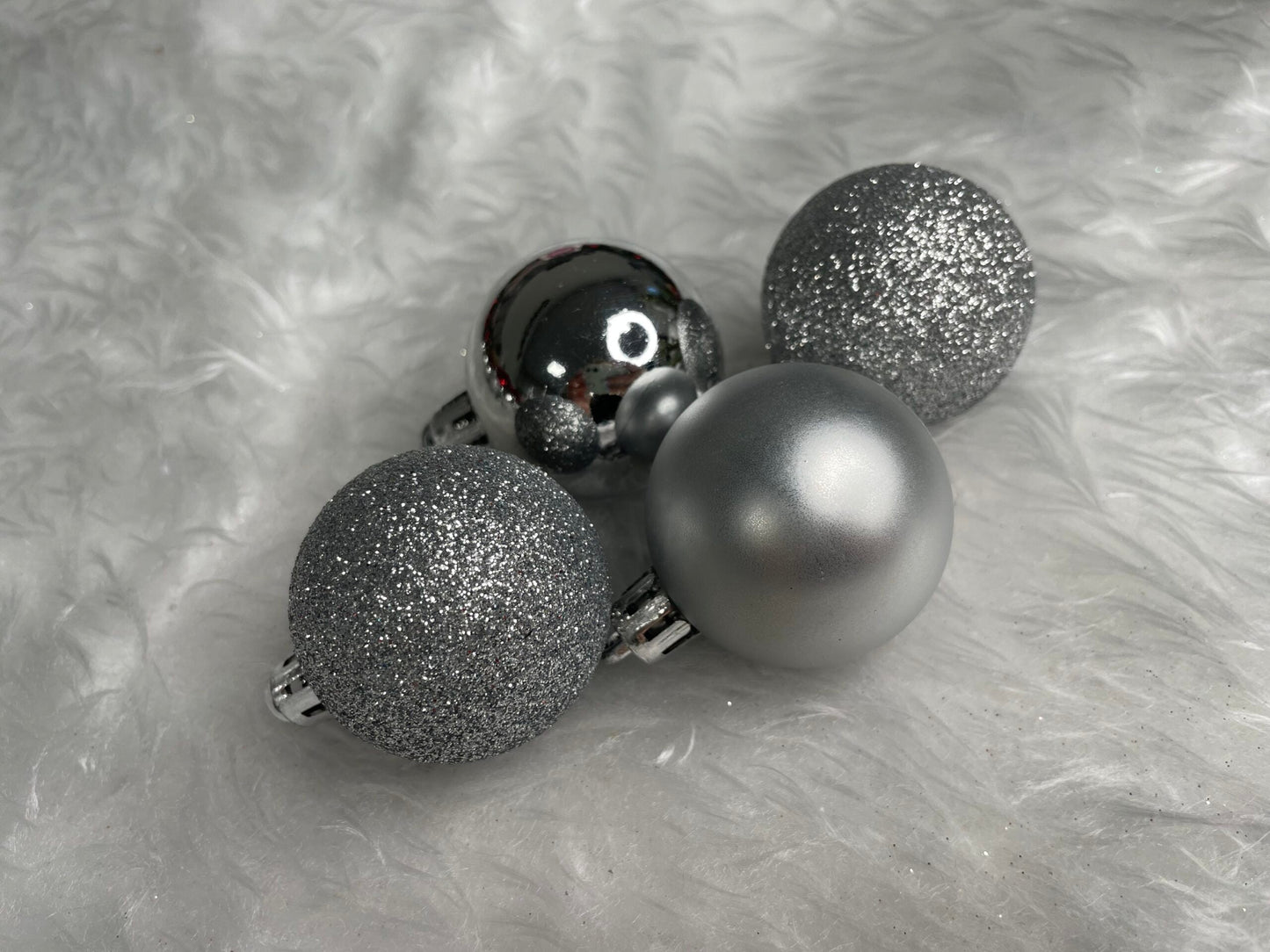 Set globuri de Craciun, 20 bucati, 3 modele, 4cm, argintiu