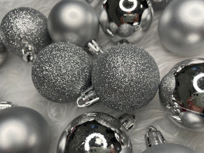Set globuri de Craciun, 20 bucati, 3 modele, 4cm, argintiu