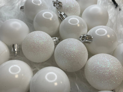 Set globuri de Craciun, 20 bucati, 3 modele, 4cm, alb