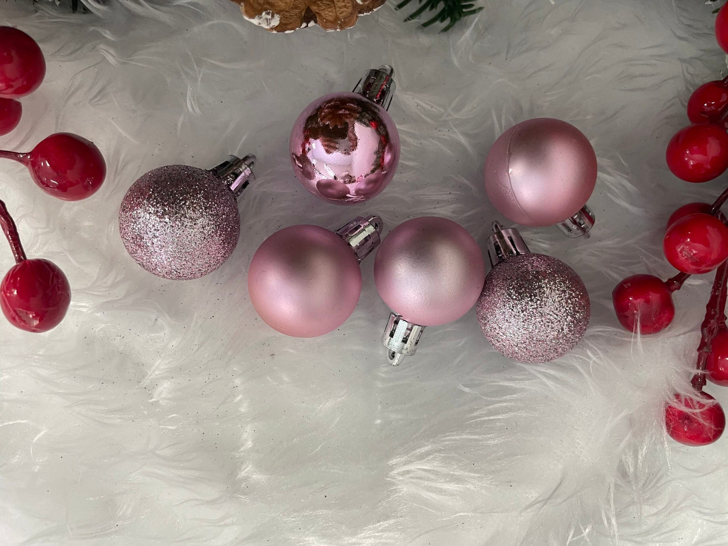 Set globuri de Craciun, 30 bucati, 3 modele, 3cm, roz