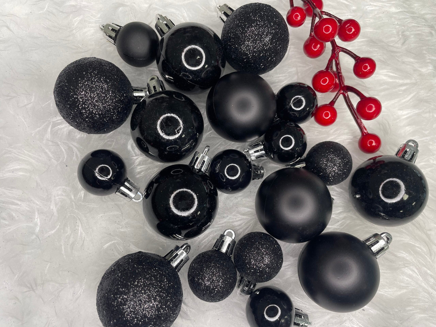 Set globuri de Craciun, 25 bucati, 3 modele, 2,5cm si 4cm, negru