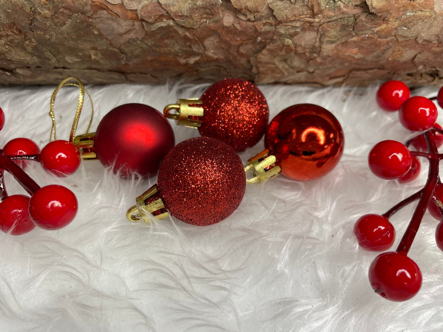 Set globuri de Craciun, 30 bucati, 3 modele, 3cm, rosu