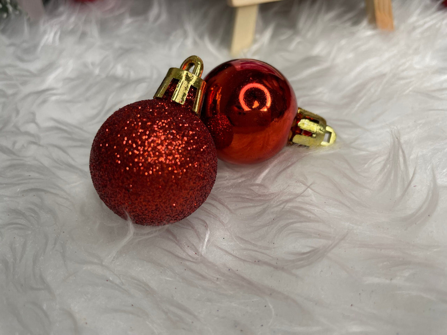 Set globuri de Craciun, 30 bucati, 3 modele, 3cm, rosu