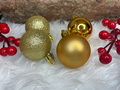 Set globuri si decoratiuni de Craciun, 51 piese, diverse dimensiuni, auriu