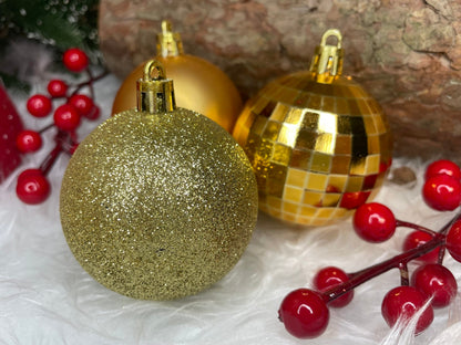 Set globuri si decoratiuni de Craciun, 51 piese, diverse dimensiuni, auriu