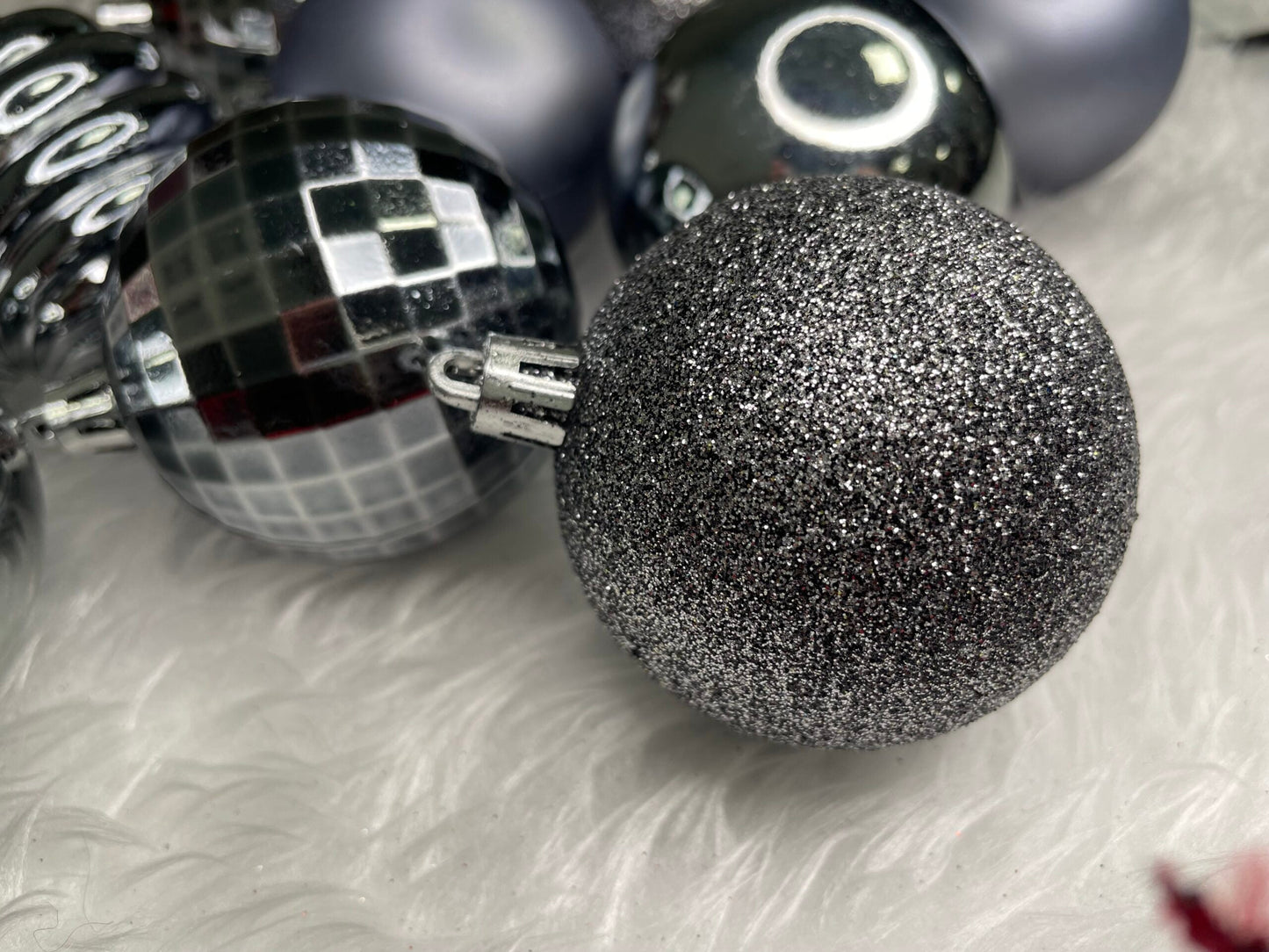 Set globuri de Craciun, 20 bucati, 5 modele, 6cm, argintiu