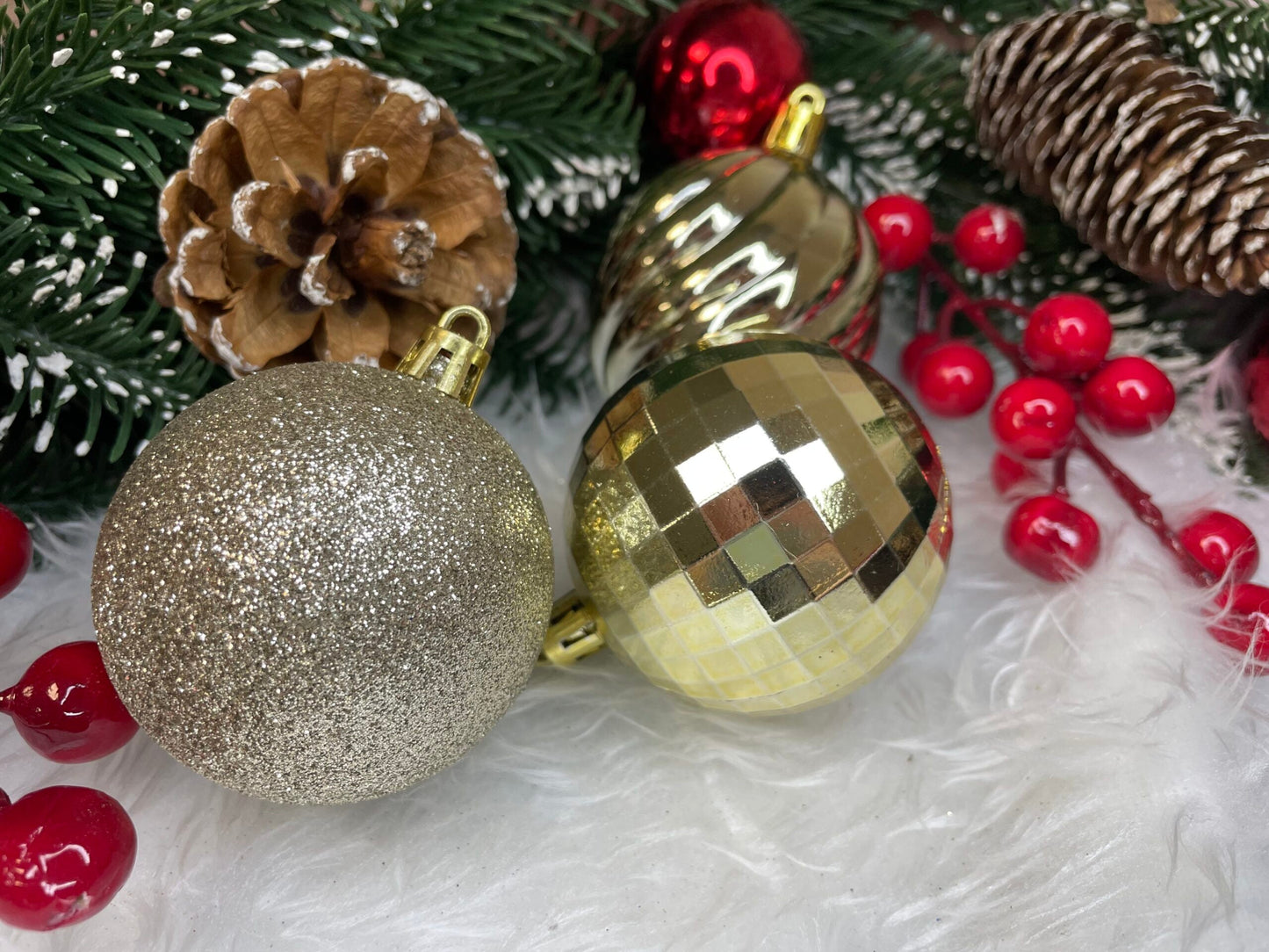 Set globuri de Craciun, 20 bucati, 5 modele, 6cm, auriu