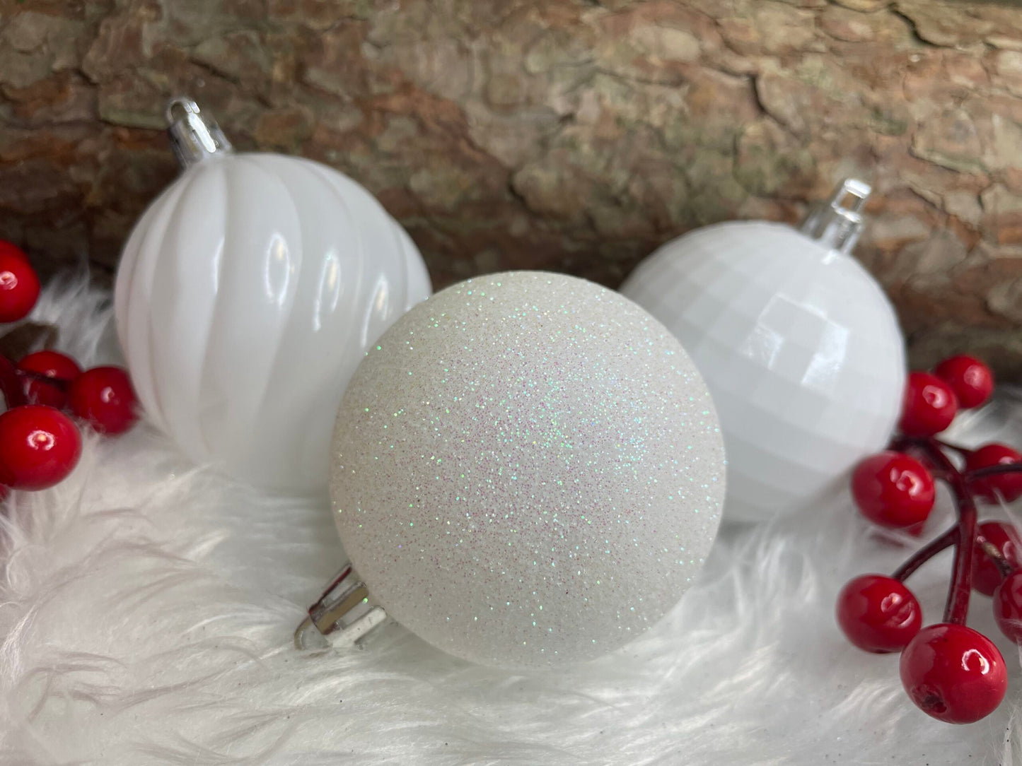 Set globuri de Craciun, 20 bucati, 5 modele, 6cm, alb