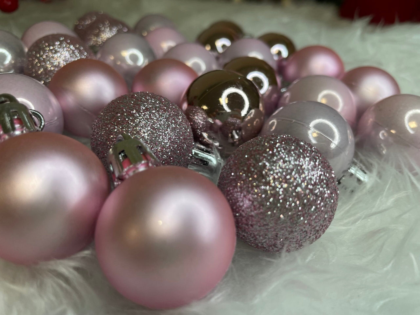 Set globuri de Craciun, 30 bucati, 4 modele, 3cm, roz