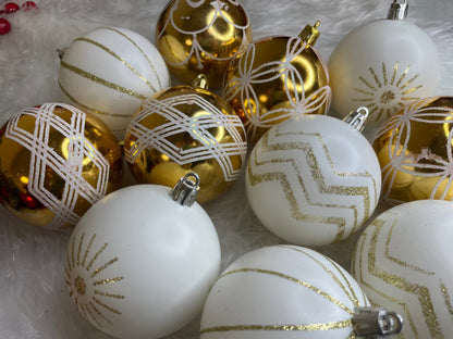 Set globuri de Craciun cu modele de sarbatori, 30 bucati, 5cm, alb auriu