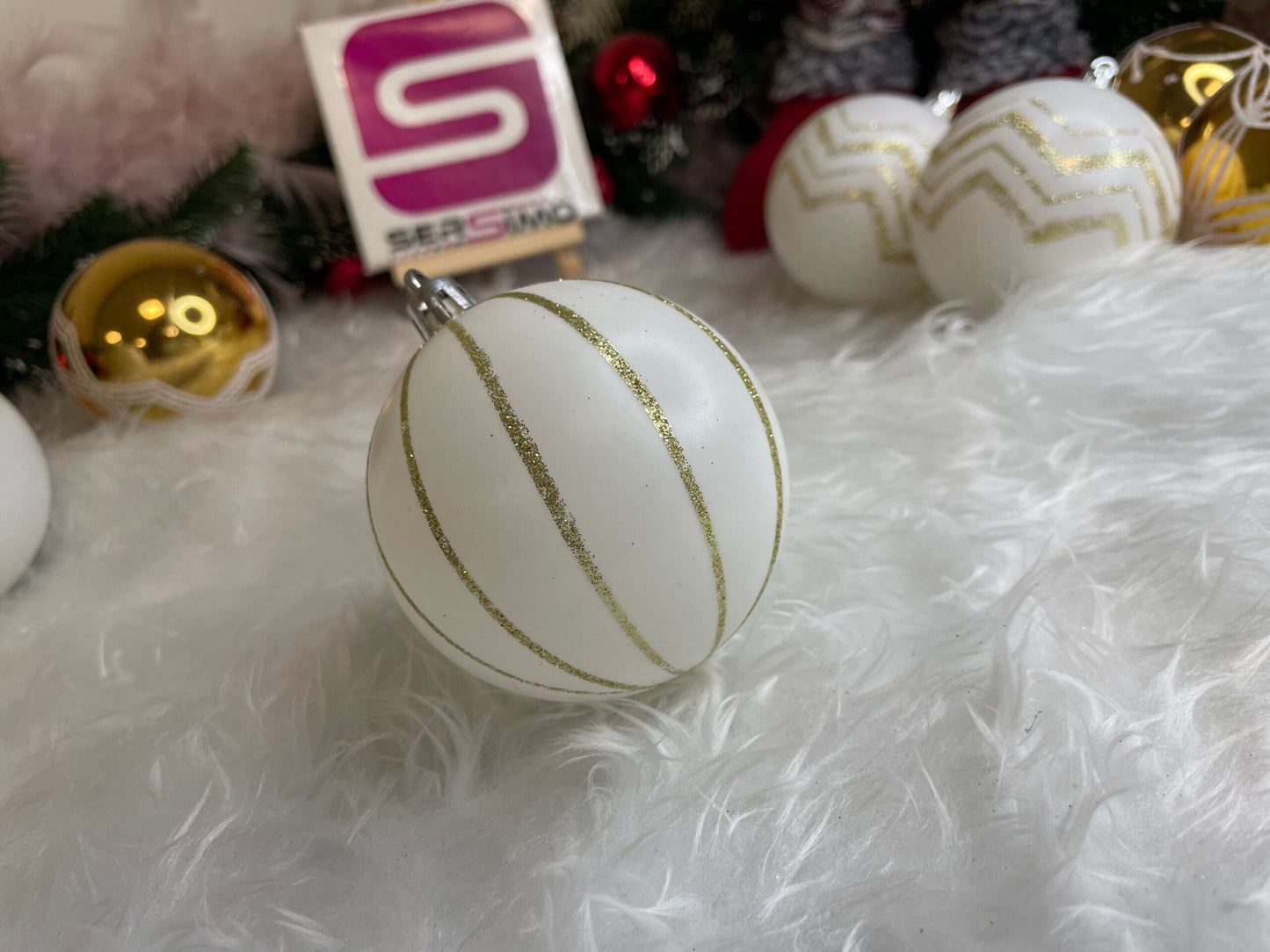 Set globuri de Craciun cu modele de sarbatori, 30 bucati, 5cm, alb auriu