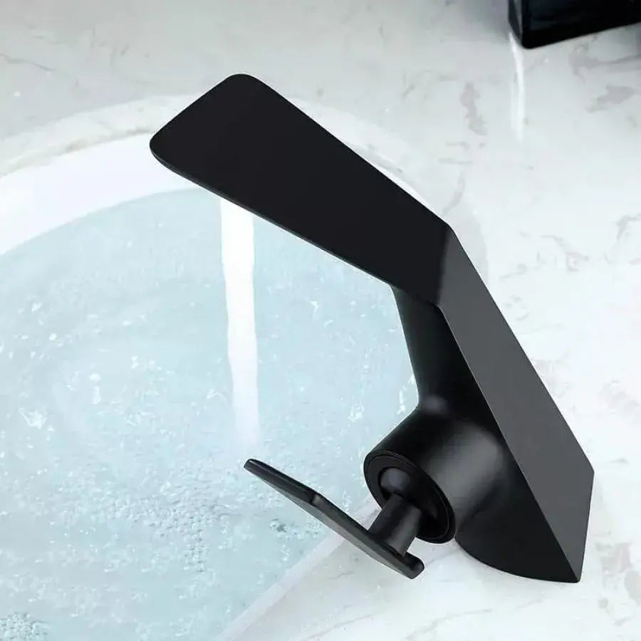 Baterie Lavoar, Alama Sanitara, Negru, 6727H – culoare neagră – RegalStore, iluminat interior