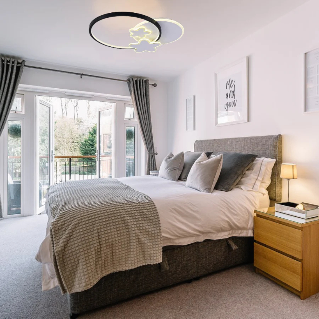 Lustra LED cu Telecomanda Sandrina 106W Alb Negru